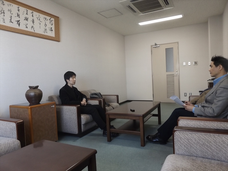 Prof. Iokibe Kaoru and interviewer(Yijiang Zhong)