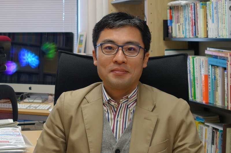 Associate Professor Murayama Akito